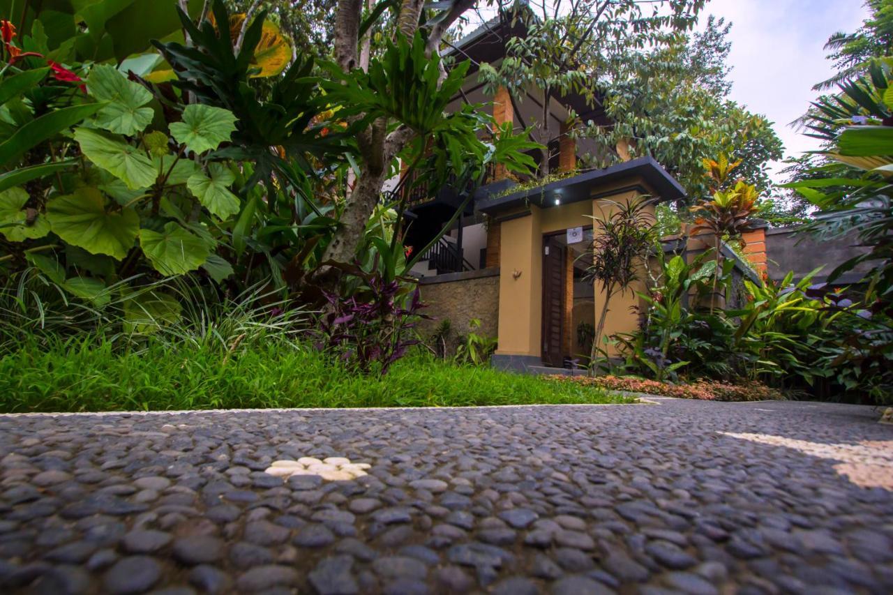 Karunia House Ubud Villa Exterior photo