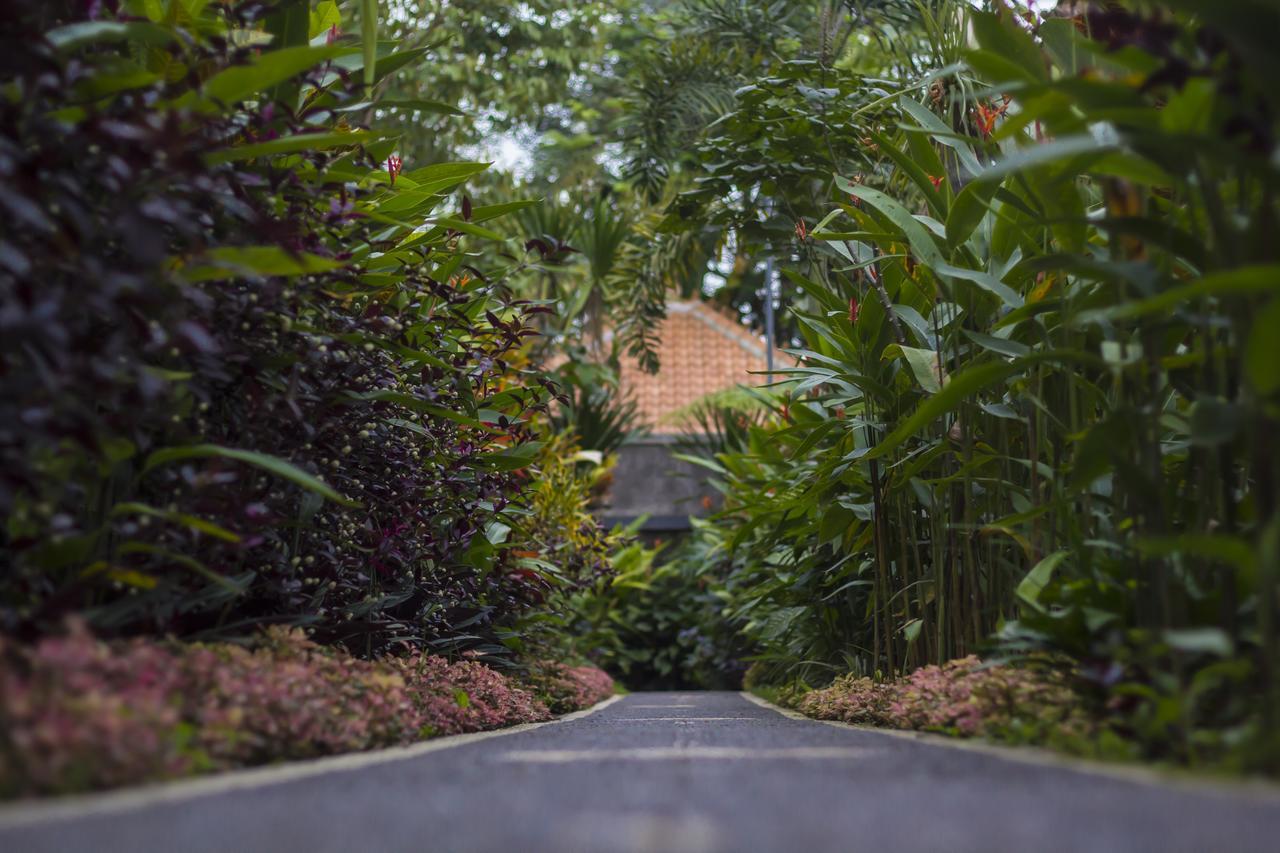 Karunia House Ubud Villa Exterior photo